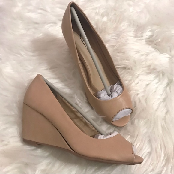 Chinese Laundry Noreen smooth peep toe wedges size 7.5 - Picture 1 of 6